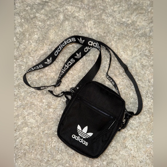 ADIDAS Unisex Originals Festival Crossbody Handbag - Black-White Like New - Picture 4 of 10